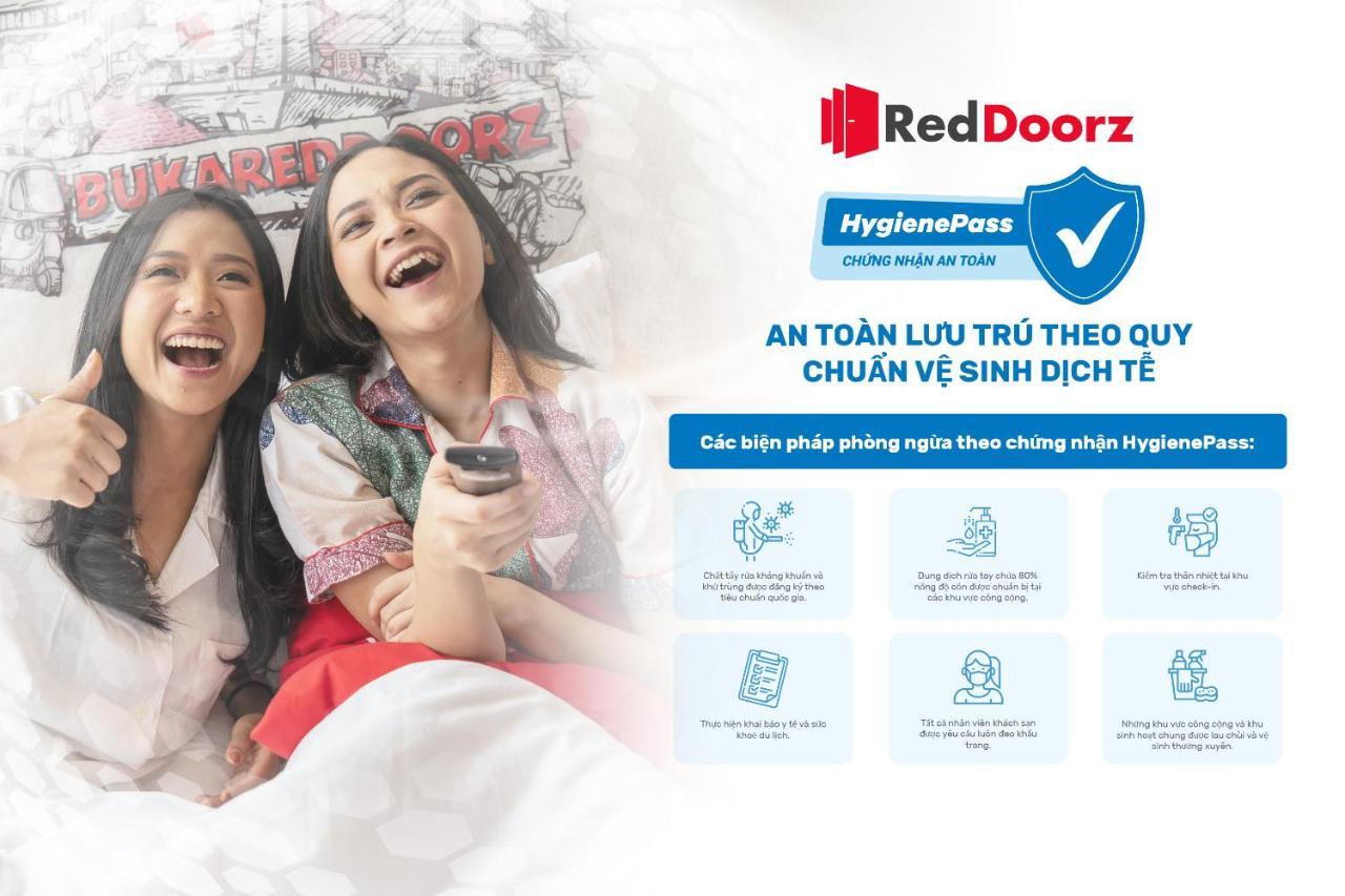 Hotel Reddoorz Near Etown 4 Thành Pho Ho Chí Minh Esterno foto