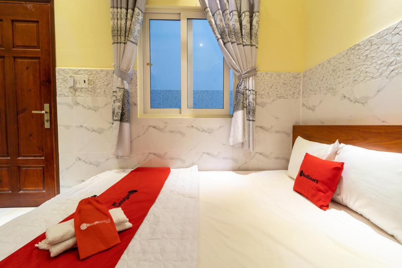 Hotel Reddoorz Near Etown 4 Thành Pho Ho Chí Minh Esterno foto