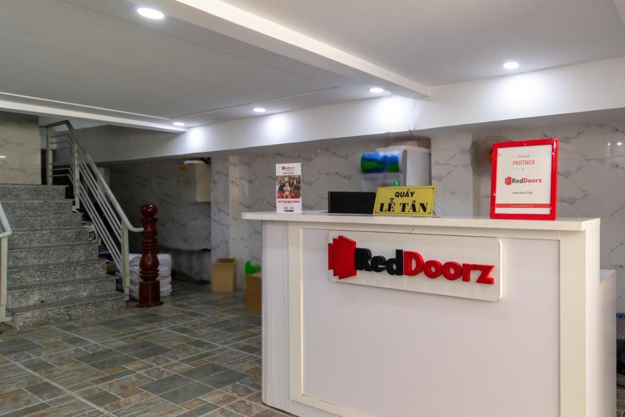 Hotel Reddoorz Near Etown 4 Thành Pho Ho Chí Minh Esterno foto