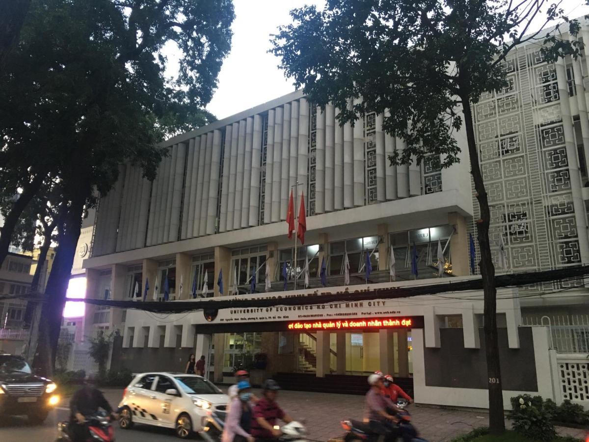 Hotel Reddoorz Near Etown 4 Thành Pho Ho Chí Minh Esterno foto